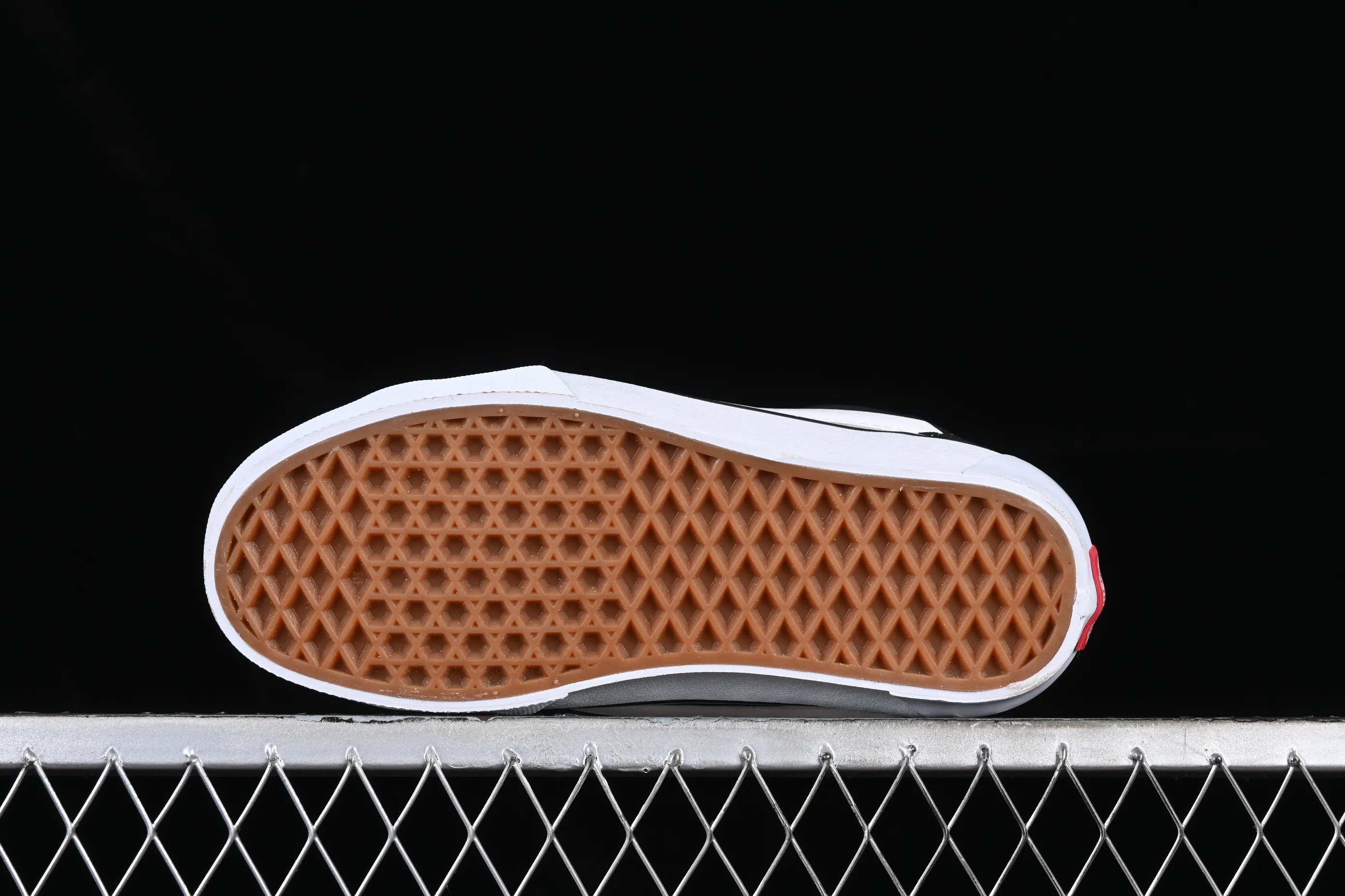 All categories Vans Vans series Vans Mid Vans Zhongbang Vans Knu Skool Vans official fat version of mid-top bread shoes VN000CQ96BTR
